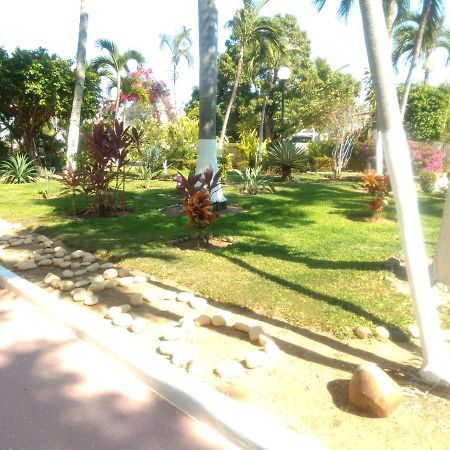 Twin Towers Departamento Vip Playa Acapulco Apartment Exterior photo